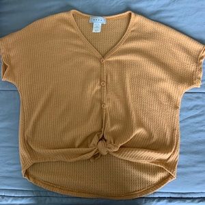 Gaze yellow button tee with tie